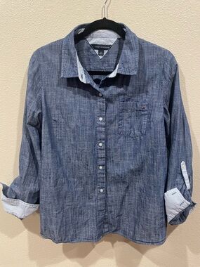 Tommy Hilfiger Women’s Chambray Button-Up Casual Shirt